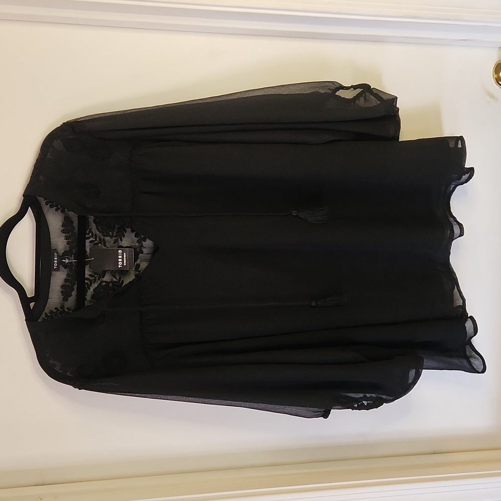 NWT Torrid Sheer Lace Blouse Bell Sleeve Black Sz 3